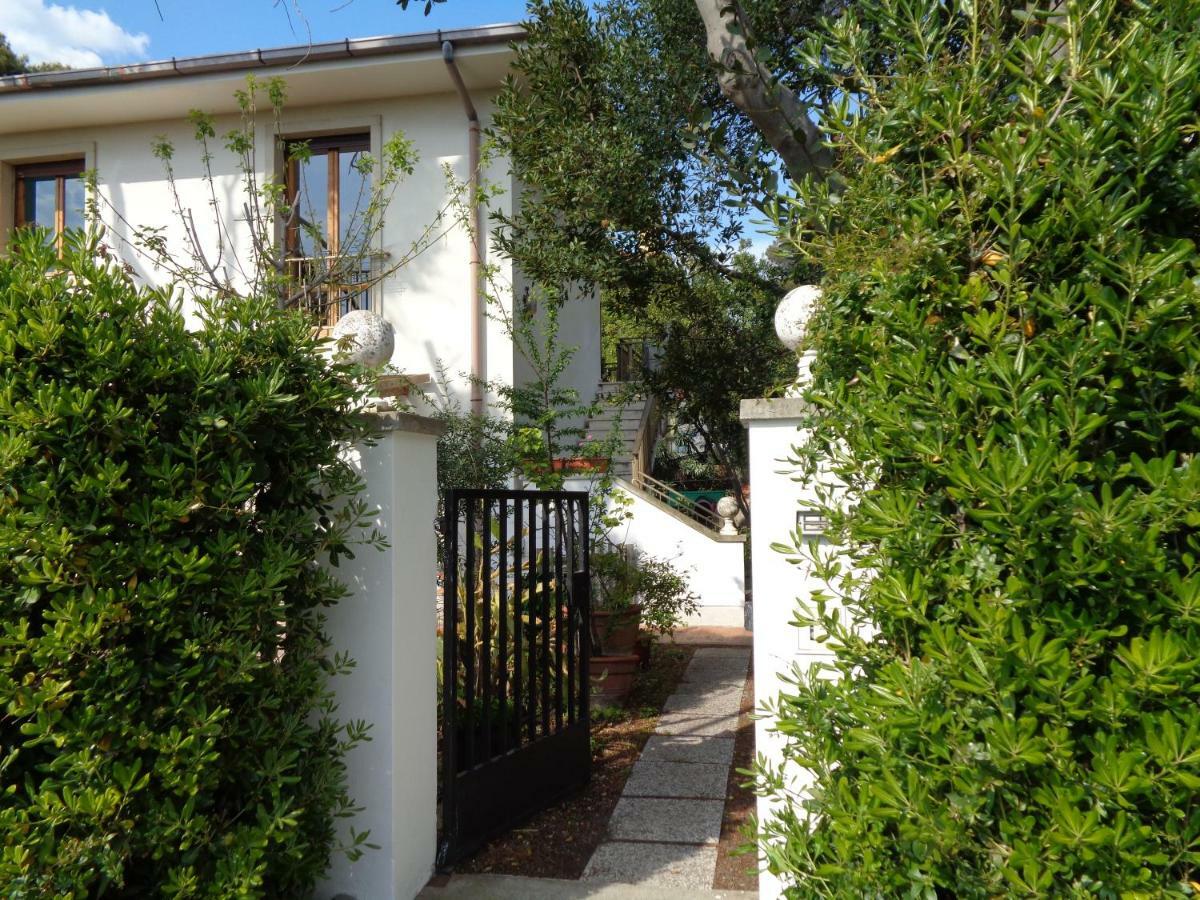 La Casa Di Nina Apartment Quercianella Exterior foto